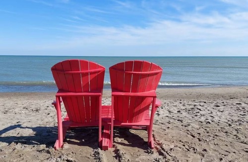 The Beaches House | Modern 2 bed apartment - Beaches, Toronto