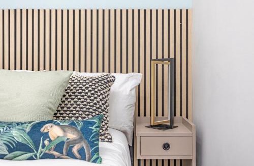 Bow West Apartment | Modern 2 Bed apartment in Bow with garden