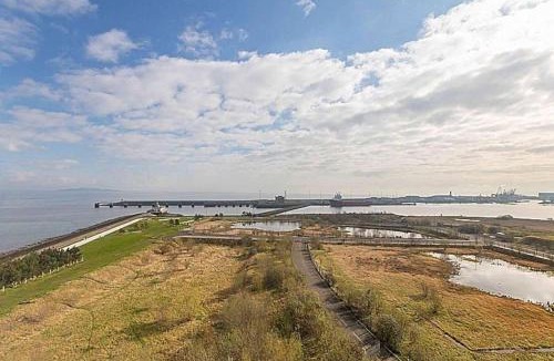 Newhaven Apartment | Modern 2 bed apartment with stunning seaside view