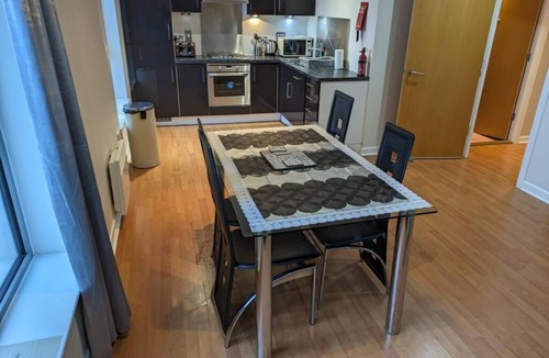 Newhaven Apartment | Modern 2 bed Apartment With Stunning Seaside View