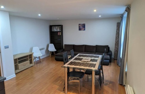 Newhaven Apartment | Modern 2 bed Apartment With Stunning Seaside View