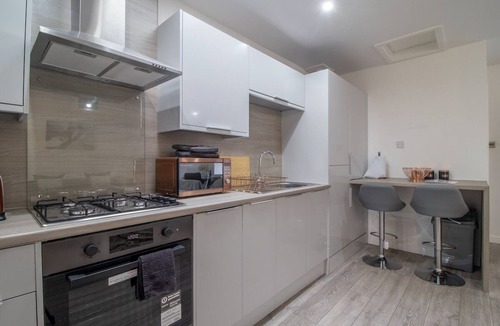 Larkhall House | Modern 2 Bed Cottage in Larkhall