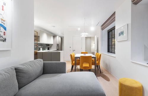 Aldersgate Apartment | Modern 2 Bed Flat in Smithfield /5 Ppl