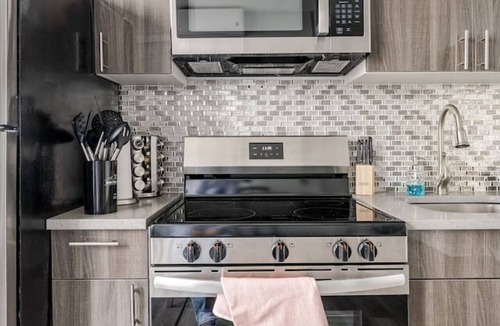 Black Rock Historic District Apartment | Modern 2 Bed in BlackRock