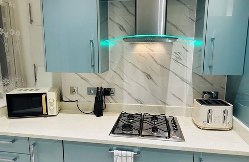 Fairfield Apartment | Modern 2 Bedroom 2 Bathroom