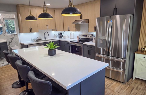 Wallingford House | Modern 2-Bedroom 2-Bath Home with Stunning Views