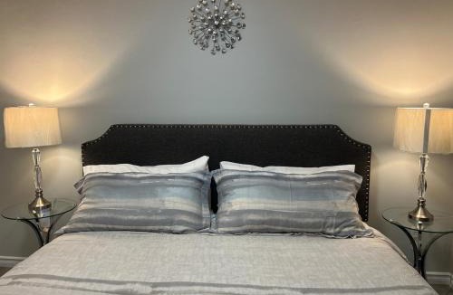 Kitchener Apartment | Modern 2 bedroom, 2 king beds, close to Hwy