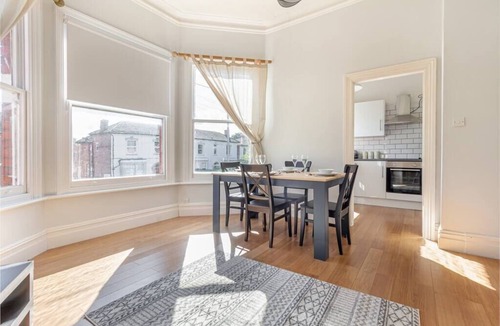 Spetchley Apartment | Modern 2 Bedroom Apartment with Free Parking!