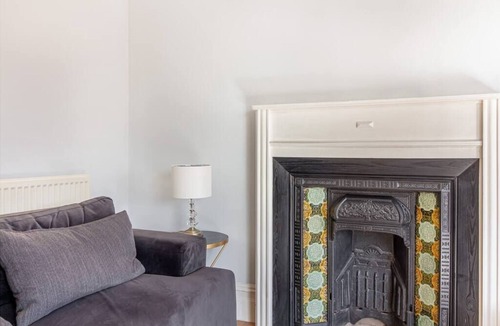 Spetchley Apartment | Modern 2 Bedroom Apartment with Free Parking!