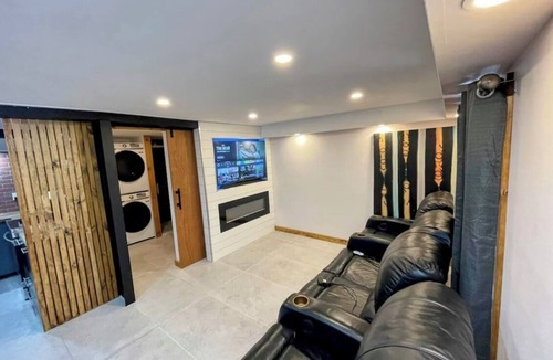 Highland Historic District Apartment | Modern 2-bedroom apartment in a central location
