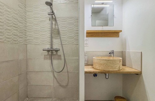 Chartres Apartment | Modern 2-bedroom apartment in the center of Chartres