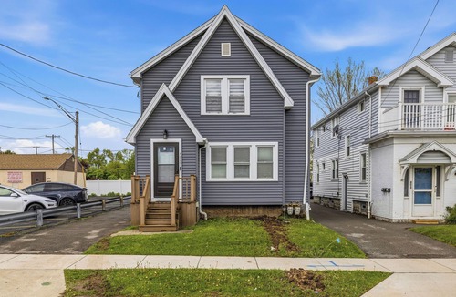 Eggertsville Apartment | Modern 2-bedroom apartment with AC centrally located in Eggertsville