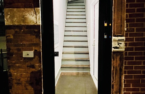 Heart of Chicago Apartment | Modern 2-bedroom apartment in wonderful Pilsen Chicago with AC
