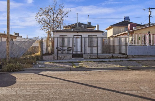 El Paso Apartment | Modern 2 Bedroom Apartment in Central El Paso.