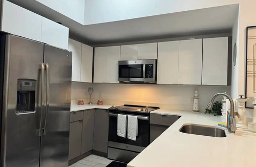 Midtown Apartment | Modern 2-Bedroom Apartment in Miami + Parking