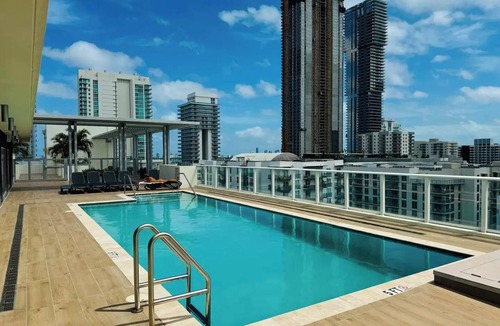 Midtown Apartment | Modern 2-Bedroom Apartment in Miami + Parking