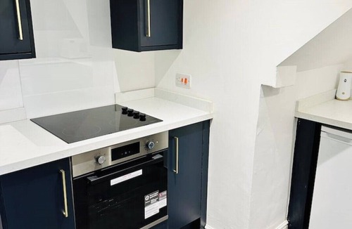 Derby Apartment | Modern 2 Bedroom Apt Derby City