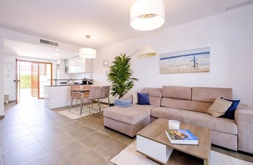La Zenia Ski Chalet | Modern 2 bedroom bungalow in La Zenia!