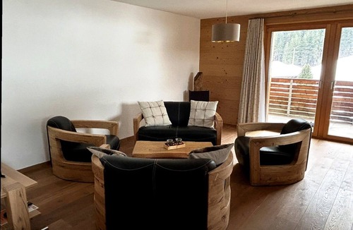 Grindelwald Apartment | Modern 2-bedroom chalet apartment in charming Grindelwald