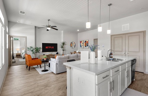 Montopolis Apartment | Modern 2-bedroom close to Airport & Downtown - Pool, Gym & Balcony