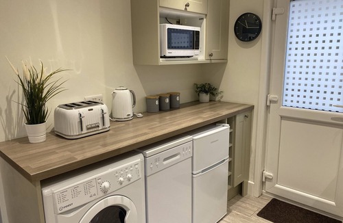 Netley Apartment | Modern 2 bedroom ground floor apartment