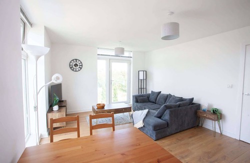 North West Apartment | Modern 2 Bedroom Apartment