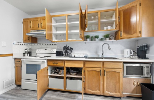 Winnipeg House | Modern 2 Bedroom Home In A Prime Location