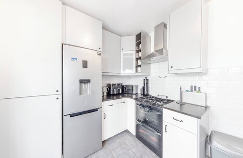 Plaistow and Sundridge House | Modern 2-Bedroom Home in Bromley