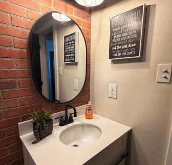 Portsmouth House | Modern 2 Bedroom Home with Fire Pit, Bikes