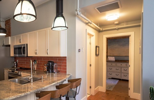 Kingston Apartment | Modern 2 Bedroom Loft Downtown Kingston