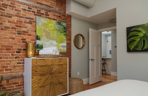 Kingston Apartment | Modern 2 Bedroom Loft Downtown Kingston