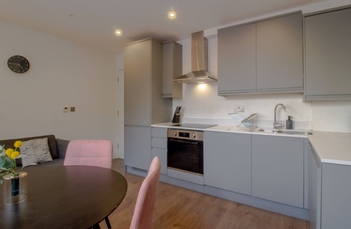 Vauxhall Apartment | modern 2 bedroom @ Nine Elms Station B
