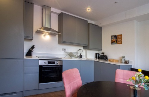 Vauxhall Apartment | modern 2 bedroom @ Nine Elms Station B