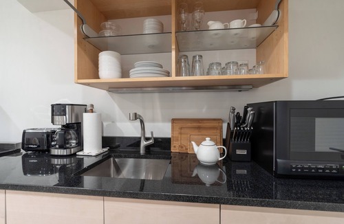 Arlington Apartment | Modern 2-Bedroom Oasis with Private Entrance!