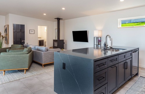 Marrowstone Cabin | Modern 2 Bedroom Sunset Cabin w/Beach Access