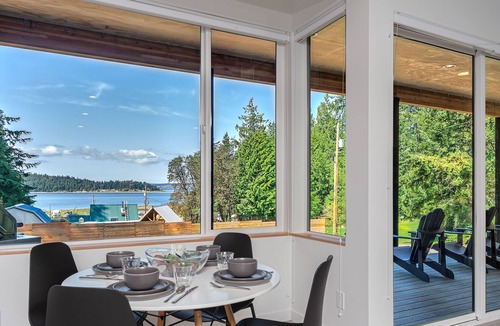 Marrowstone Cabin | Modern 2 Bedroom Sunset Cabin w/Beach Access