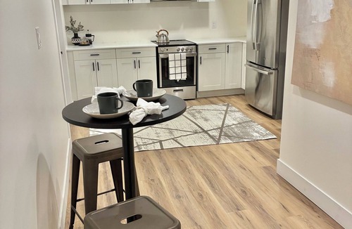 London House | Modern 2 Bedroom Suite-Close to UWO and University Hospital