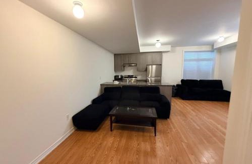 Airport Road Business Centre House | Modern 2 Bedroom Suite Near Airport Free Parking