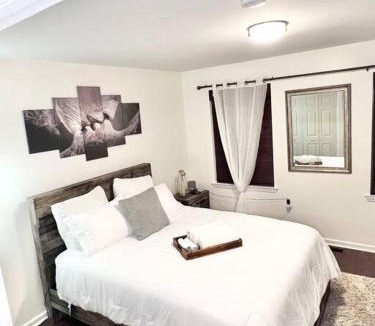 Newark Apartment | Modern 2- bedroom Townhouse in Gated Community