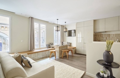 Quartier Sainte-Avoye Apartment | Modern 2 bedrooms apartment Le Marais/Beaubourg