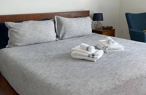 Hunters Point Condo | Modern 2 bedrooms with San Francisco skyline view