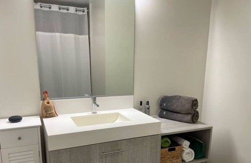 Hunters Point Condo | Modern 2 bedrooms with San Francisco skyline view