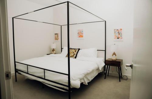 Chelsea Apartment | Modern 2 BR 2 BA near downtown Boston free parking