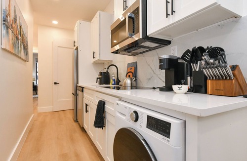 Manhattan Valley Apartment | Modern 2 BR Apartment Near Central Park