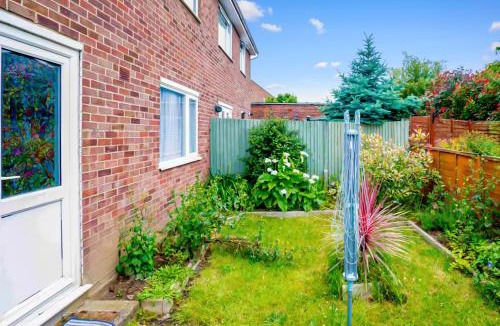 Belvedere Apartment | Modern 2 BR ground floor apartment with parking