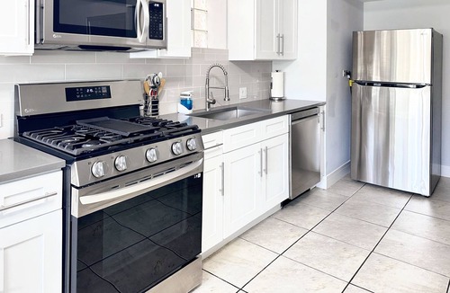 Irving Park Apartment | Modern 2 King BR Apt, Relax in Style!