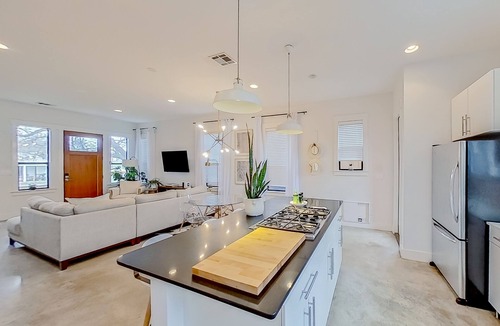 Chestnut Condo | Modern 2-story dog-friendly condo with quaint patio, central AC & washer/dryer