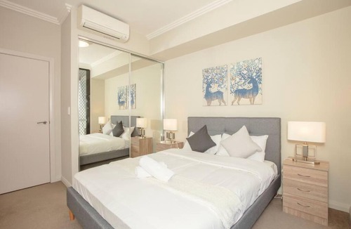 Wentworth Point Apartment | Modern 2B1B Apt at Wentworth Point