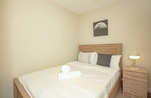 Wentworth Point Apartment | Modern 2B1B Apt at Wentworth Point