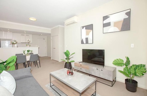 Wentworth Point Apartment | Modern 2B1B Apt at Wentworth Point